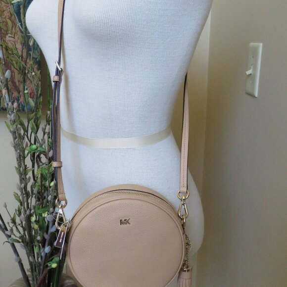 Michael Kors small canteen crossbody  bag NWT - Picture 1 of 6